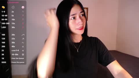 Snapshot of amelycaro chatting on 12.05.24 Amely online show from 12.05.24