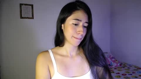 Snapshot of amelycaro chatting on 12.26.24 Amely online show from 12.26.24