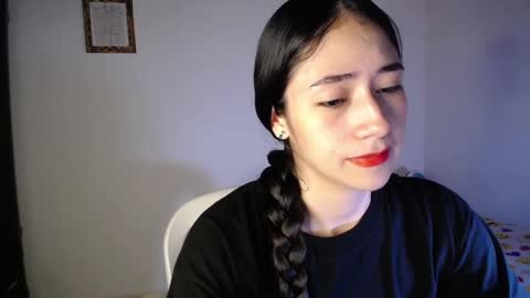 Snapshot of amelycaro chatting on 12.28.24 Amely online show from 12.28.24
