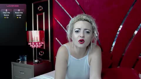 Snapshot of amelyss chatting on 10.10.25 Amelya online show from 10.10.25