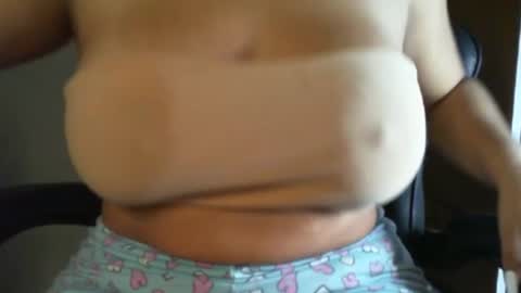 Snapshot of ames9001 chatting on 02.26.26 Mari online show from 02.26.26