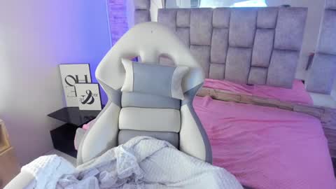      online show from 02.01.25