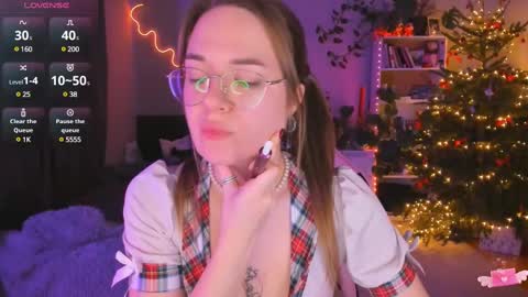 Hi-hi I am Kate welcome to my sexy room online show from 01.14.25