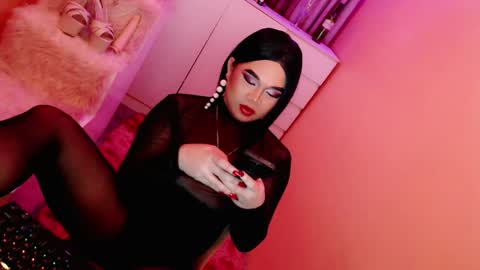 Queen Mireska online show from 01.15.25