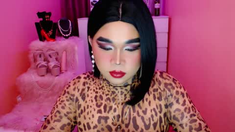 Queen Mireska online show from 02.04.25