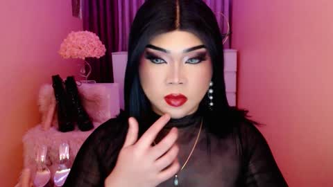 Queen Mireska online show from 09.25.25