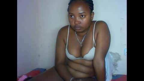 Snapshot of amielle_01 chatting on 04.13.26 amielle_01 online show from 04.13.26
