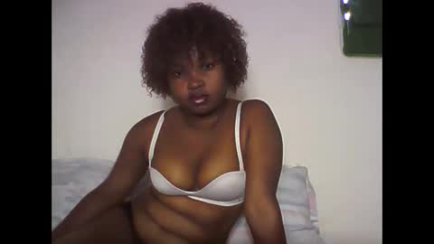 Snapshot of amielle_01 chatting on 04.22.26 amielle_01 online show from 04.22.26