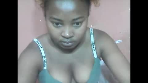 Snapshot of amielle_01 chatting on 04.28.26 amielle_01 online show from 04.28.26