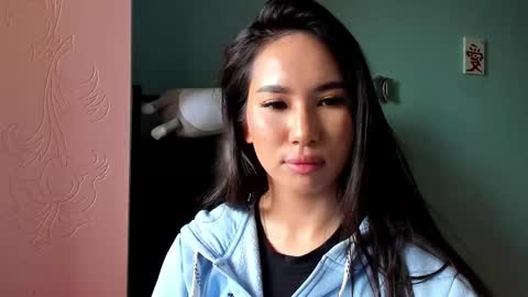 Snapshot of amina_artin chatting on 09.30.25 Amina online show from 09.30.25