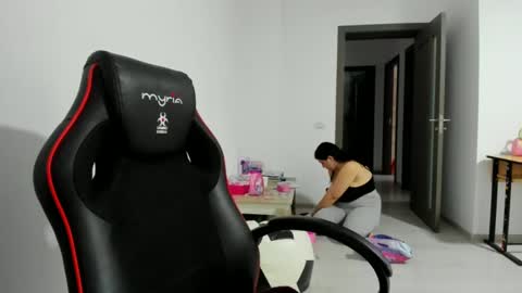 Amiraisa online show from 03.12.25