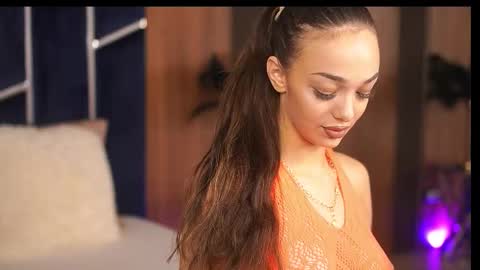 Amiraveyl online show from 09.25.25