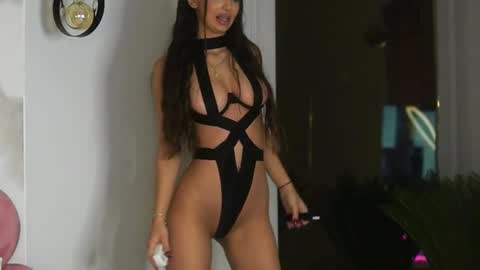 Amiraveyl online show from 10.11.25