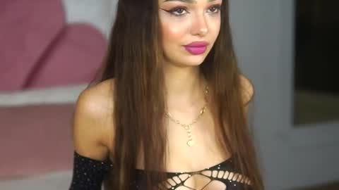 Amiraveyl online show from 10.11.25