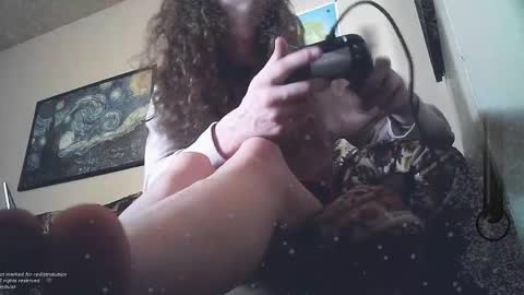 Snapshot of amituist chatting on 12.22.25 amituist online show from 12.22.25