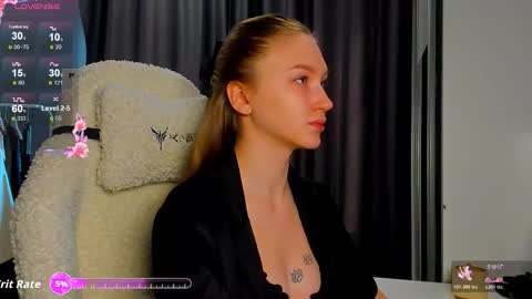 Snapshot of ammi_bliss chatting on 10.31.25 Ammi online show from 10.31.25