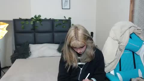 Amnesia online show from 11.20.25