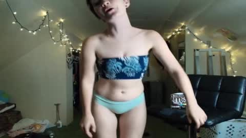 Snapshot of amoramystic chatting on 10.20.25 Amora Mystic online show from 10.20.25