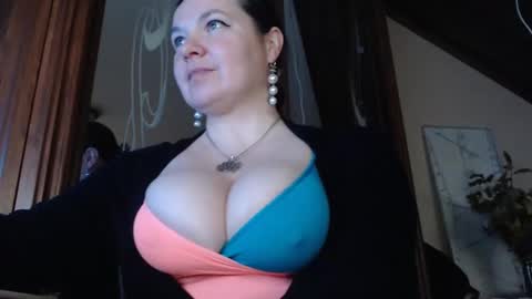 amorelara online show from 12.05.24
