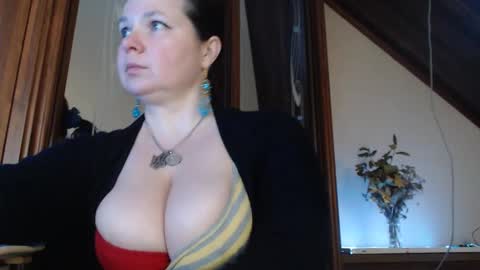 amorelara online show from 02.22.25