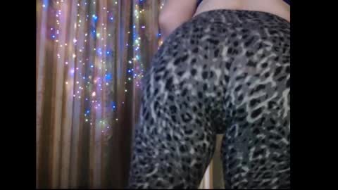 amorelara online show from 11.19.25