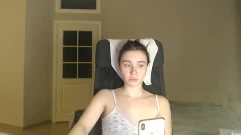 Snapshot of amoremeoww chatting on 01.12.25 miss unforgettable online show from 01.12.25