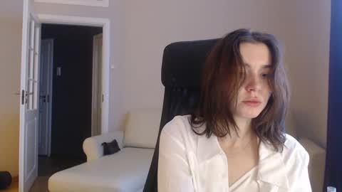 Snapshot of amoremeoww chatting on 02.19.25 miss unforgettable online show from 02.19.25