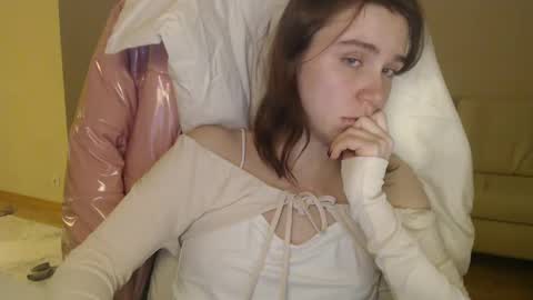 Snapshot of amoremeoww chatting on 02.25.25 miss unforgettable online show from 02.25.25