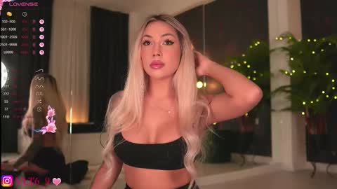 Snapshot of amunajaxson chatting on 10.25.25    -------------   online show from 10.25.25