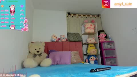 Snapshot of amy1cute chatting on 01.05.25 Amy online show from 01.05.25