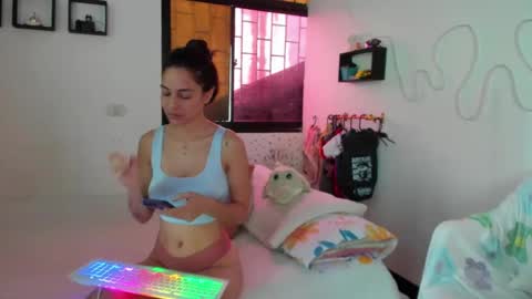 AmyEloise online show from 10.08.25