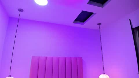 Aleja   online show from 10.14.25