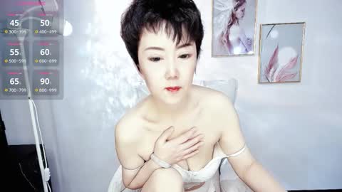 Olivia online show from 11.06.25