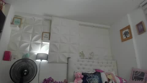 Snapshot of amy_queents chatting on 02.09.25 Amy Caroland online show from 02.09.25
