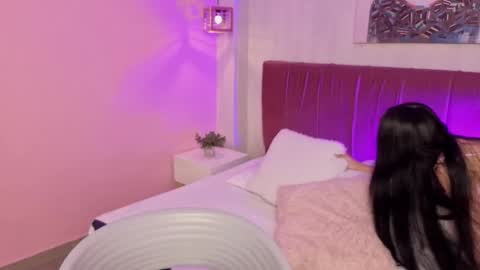 amy_saenz_ online show from 10.03.25