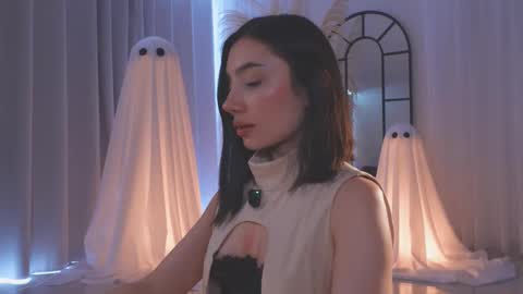 Amy Armstrong online show from 10.26.25