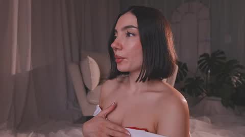 Amy Armstrong online show from 04.12.26