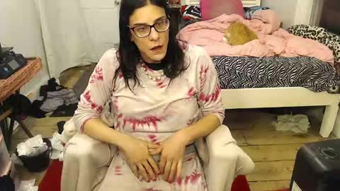 Snapshot of amyattack chatting on 01.09.25 Trashely Gimpson online show from 01.09.25