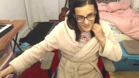 Snapshot of amyattack chatting on 02.10.25 Trashely Gimpson online show from 02.10.25