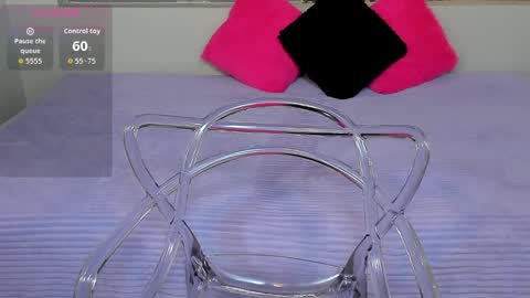 My name is AMY... Nice to meet you  thumb up me please its important online show from 09.09.25