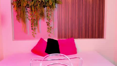 My name is AMY... Nice to meet you  thumb up me please its important online show from 10.23.25