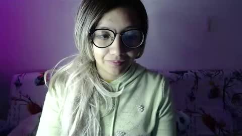 Snapshot of amycosplay99 chatting on 01.01.25 amycosplay99 online show from 01.01.25