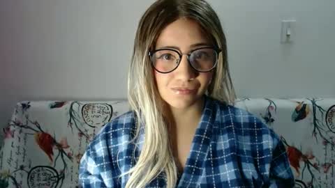 Snapshot of amycosplay99 chatting on 01.16.25 amycosplay99 online show from 01.16.25