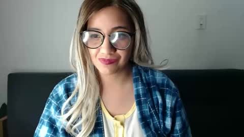 Snapshot of amycosplay99 chatting on 02.02.25 amycosplay99 online show from 02.02.25