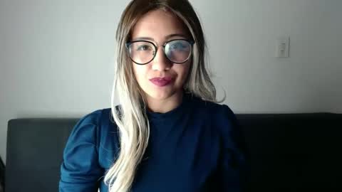 Snapshot of amycosplay99 chatting on 02.16.25 amycosplay99 online show from 02.16.25