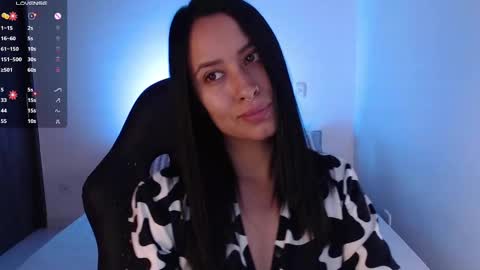 Snapshot of amyharlow_ chatting on 12.11.24 Jenn  online show from 12.11.24