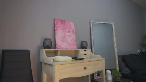 Snapshot of amylanee chatting on 10.15.25 amylanee online show from 10.15.25