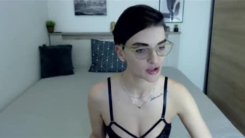 Snapshot of amylexy chatting on 01.06.25 Hi there guys  My pleasure in your hands  pvt is open online show from 01.06.25