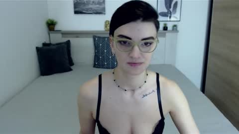Snapshot of amylexy chatting on 01.22.25 Hi there guys  My pleasure in your hands  pvt is open online show from 01.22.25