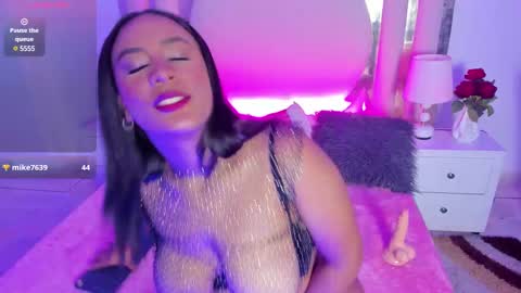 Snapshot of amymasson chatting on 12.11.24 Amy online show from 12.11.24